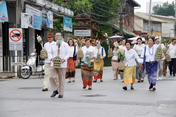 อบจ.แพร่ ร่วมงานประเพณีกิ๋นสลากหลวงจังหวัดแพร่